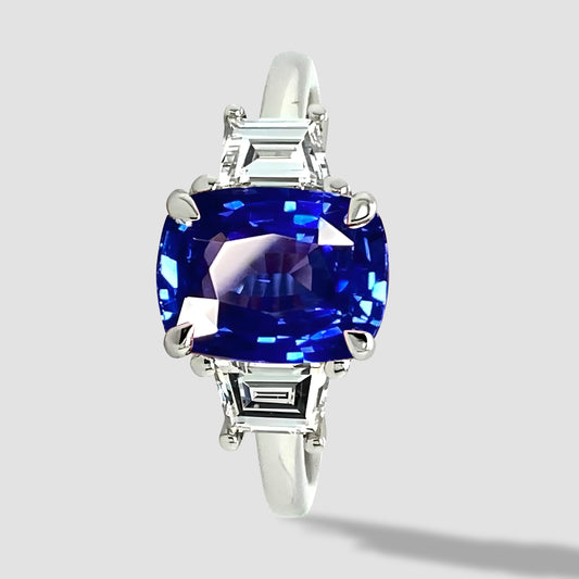 Exceptional IGI Certified 3.2 Ctw Vivid Blue Ceylon Sapphire & VVS Diamond 18K White Gold Ring Engagement Ring