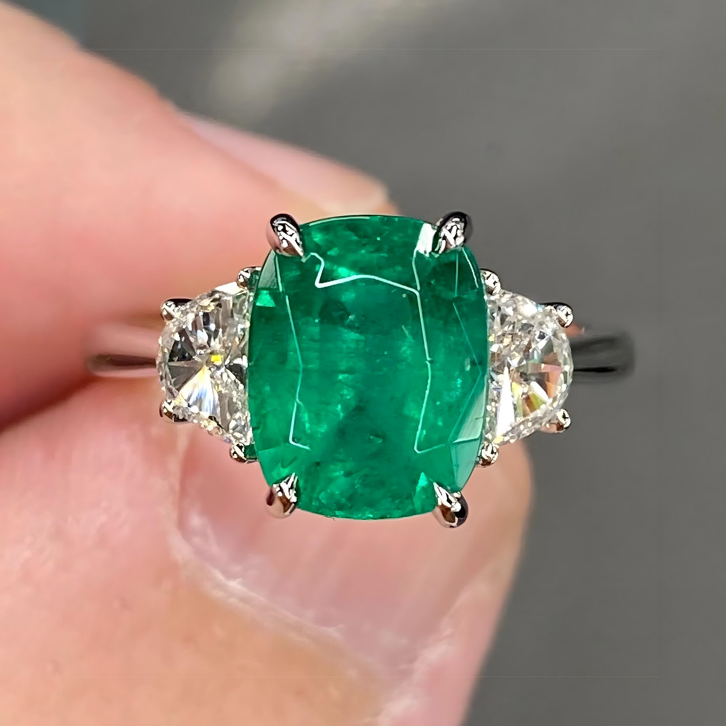 Stunning IGI 4.2 Ctw Zambian Emerald & E VVS Diamond 18k White Gold Ring Cushion Half Moon Three Stone Elongated Natural Simple