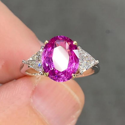 Stunning IGI 4.3 Ctw Hot Pink Sapphire & VVS Diamond 18k White gold Two tone Ring Natural Three Stone Engagement Ring For Love