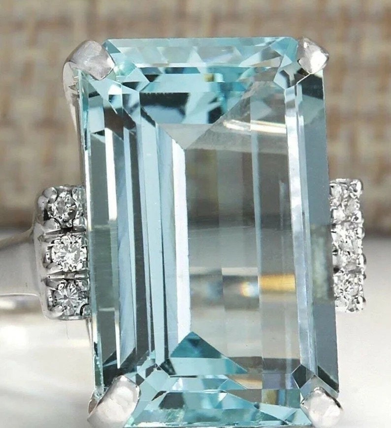 Bahār Aquamarine Silver Statement Ring