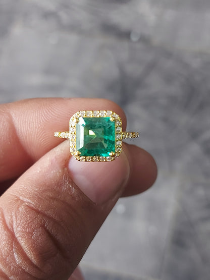 IGI Certified Gemstone Square cut Emerald engagement ring in 18k Yellow Gold Ring Colombia Emerald Gift For Love