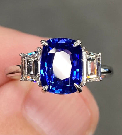 Exceptional IGI 3.2 Ctw Vivid Blue Ceylon Sapphire & VVS Diamond 18K White Gold Ring