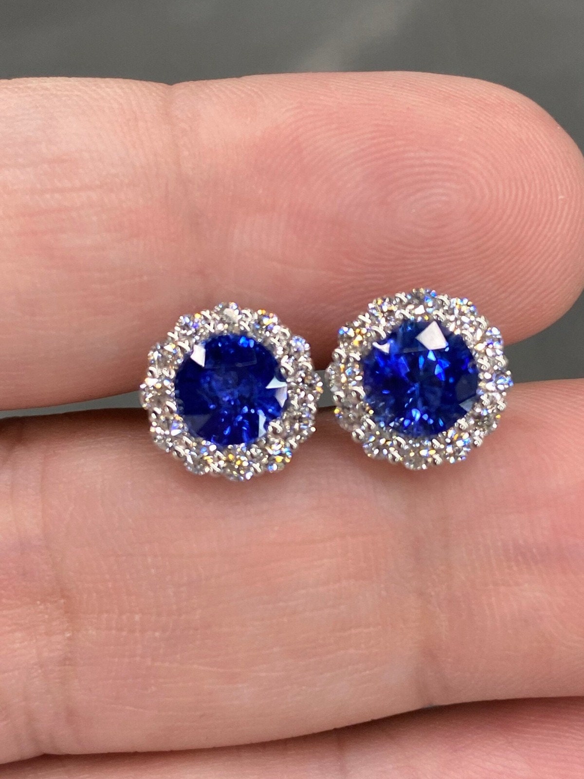 Exceptional IGI Natural 3.6 Ctw Vivid Blue Ceylon Sapphire & VVS Diamond Round Earrings 18K White Gold Halo Stud Cluster