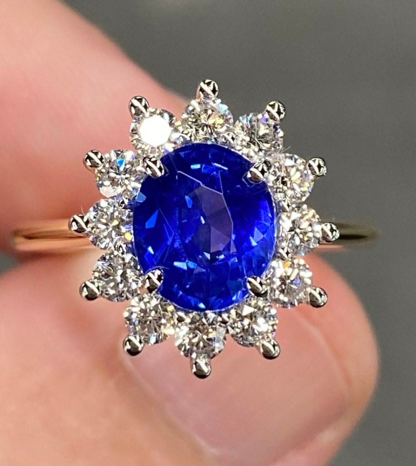 Exceptional IGI Certified Unheated 3 Ctw Intense Cornflower Blue Ceylon Sapphire & VVS Diamond Ring 18K White Gold