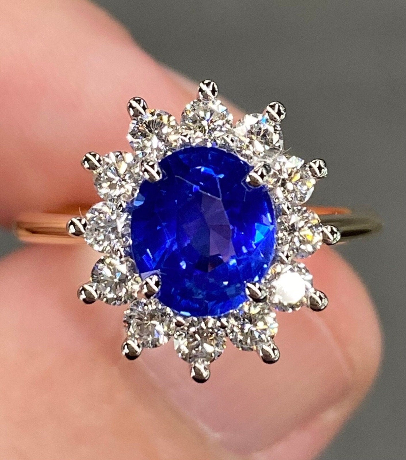 Exceptional IGI Certified Unheated 3 Ctw Intense Cornflower Blue Ceylon Sapphire & VVS Diamond Ring 18K White Gold