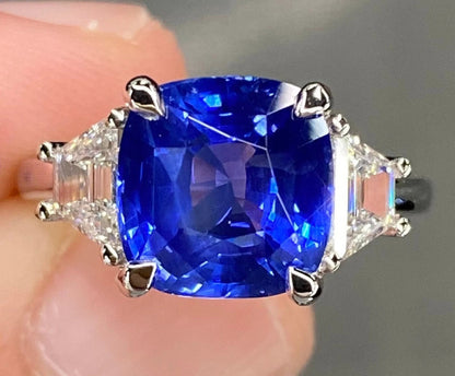 Gorgeous IGI 6.1 Ctw Cornflower Blue Ceylon Sapphire & VVS Diamond Ring Engagement Cocktail Three Stone Statement Cushion 18k White Gold Rin