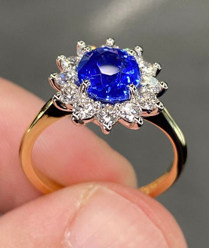 Exceptional IGI Certified Unheated 3 Ctw Intense Cornflower Blue Ceylon Sapphire & VVS Diamond Ring 18K White Gold