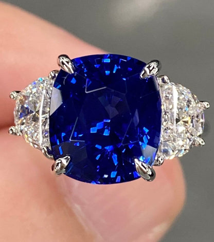 Exceptional IGI Certified 7.3 Ctw Royal Blue Ceylon Sapphire & VVS Diamond 18k White Gold  Ring For Love