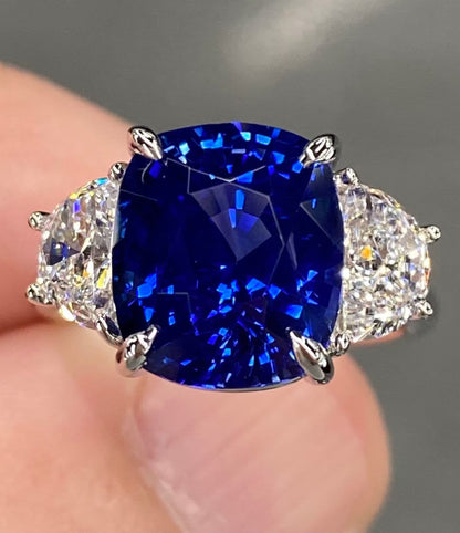 Exceptional IGI Certified 7.3 Ctw Royal Blue Ceylon Sapphire & VVS Diamond 18k White Gold  Ring For Love