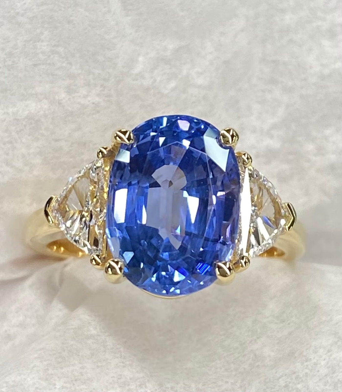 Stunning IGI Certified 6 Ctw Ceylon Sapphire & VVS Diamond Ring in 18k Yellow Gold Natural Three Stone Blue Cornflower Ring