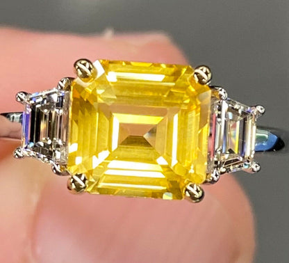 IGI Certified Flawless 3.8 Ctw Canary Yellow Ceylon Sapphire & E VS Diamond Ring Two Tone 18K Gold Gift For Love