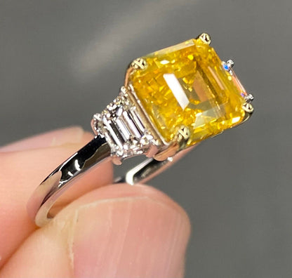 IGI Certified Flawless 3.8 Ctw Canary Yellow Ceylon Sapphire & E VS Diamond Ring Two Tone 18K Gold Gift For Love