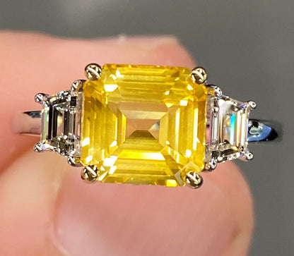 IGI Certified Flawless 3.8 Ctw Canary Yellow Ceylon Sapphire & E VS Diamond Ring Two Tone 18K Gold Gift For Love