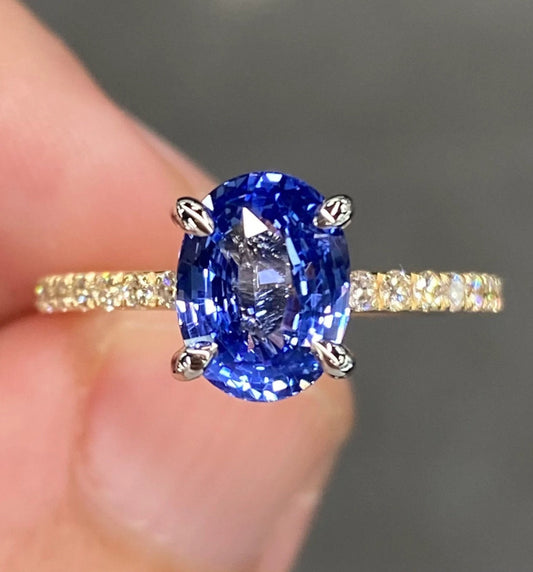 Exceptional IGI Certified Unheated 2.5 Ctw Blue Ceylon Sapphire & VVS Diamond Ring 18K Yellow gold Two Tone Gold White Gift For Love