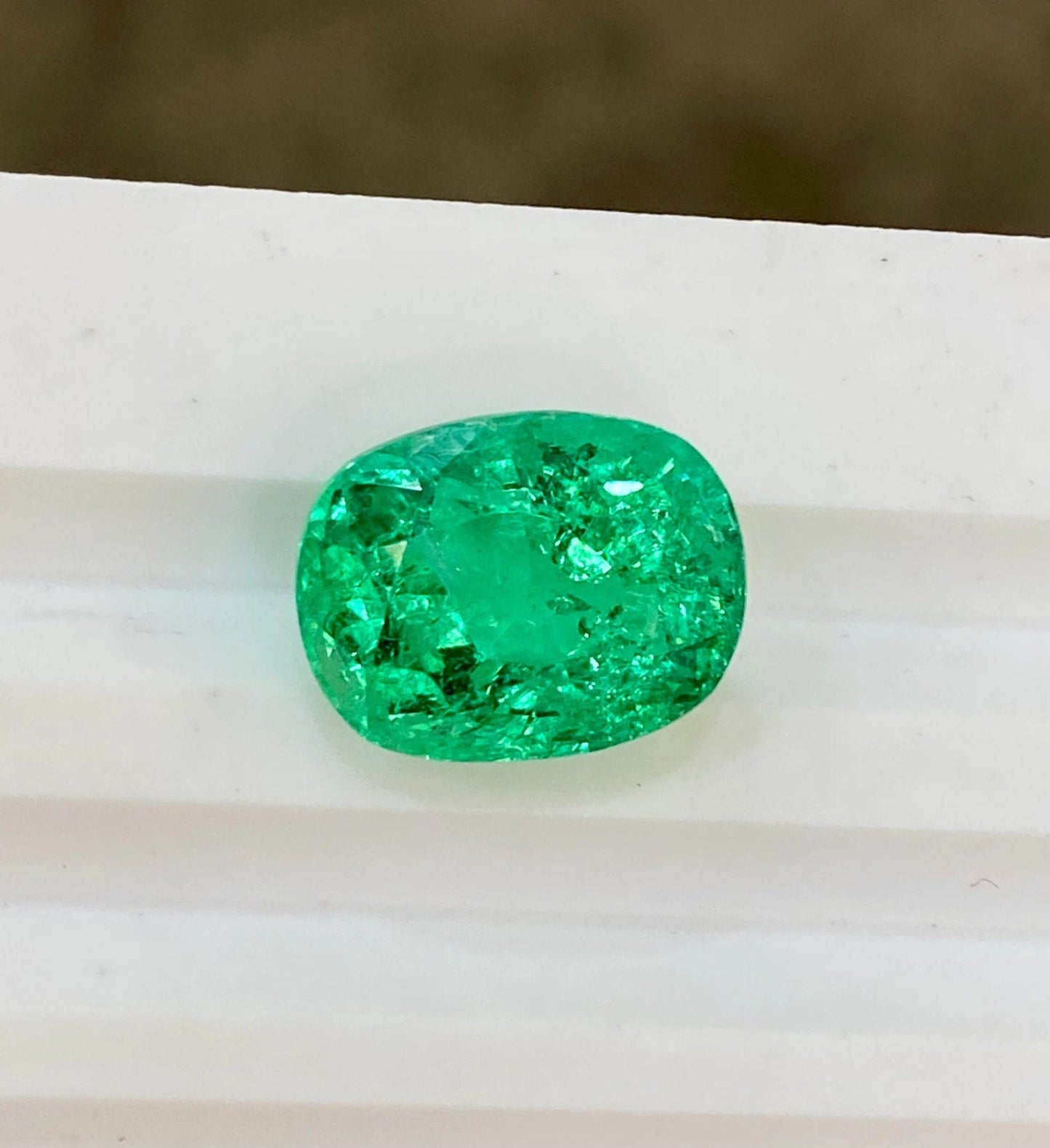 IGI Certified Neon Green 4.8 Ctw Natural Emerald from Afghanistan, Amazing rare bright color, oval shape gemstone, Panjshir Emerald