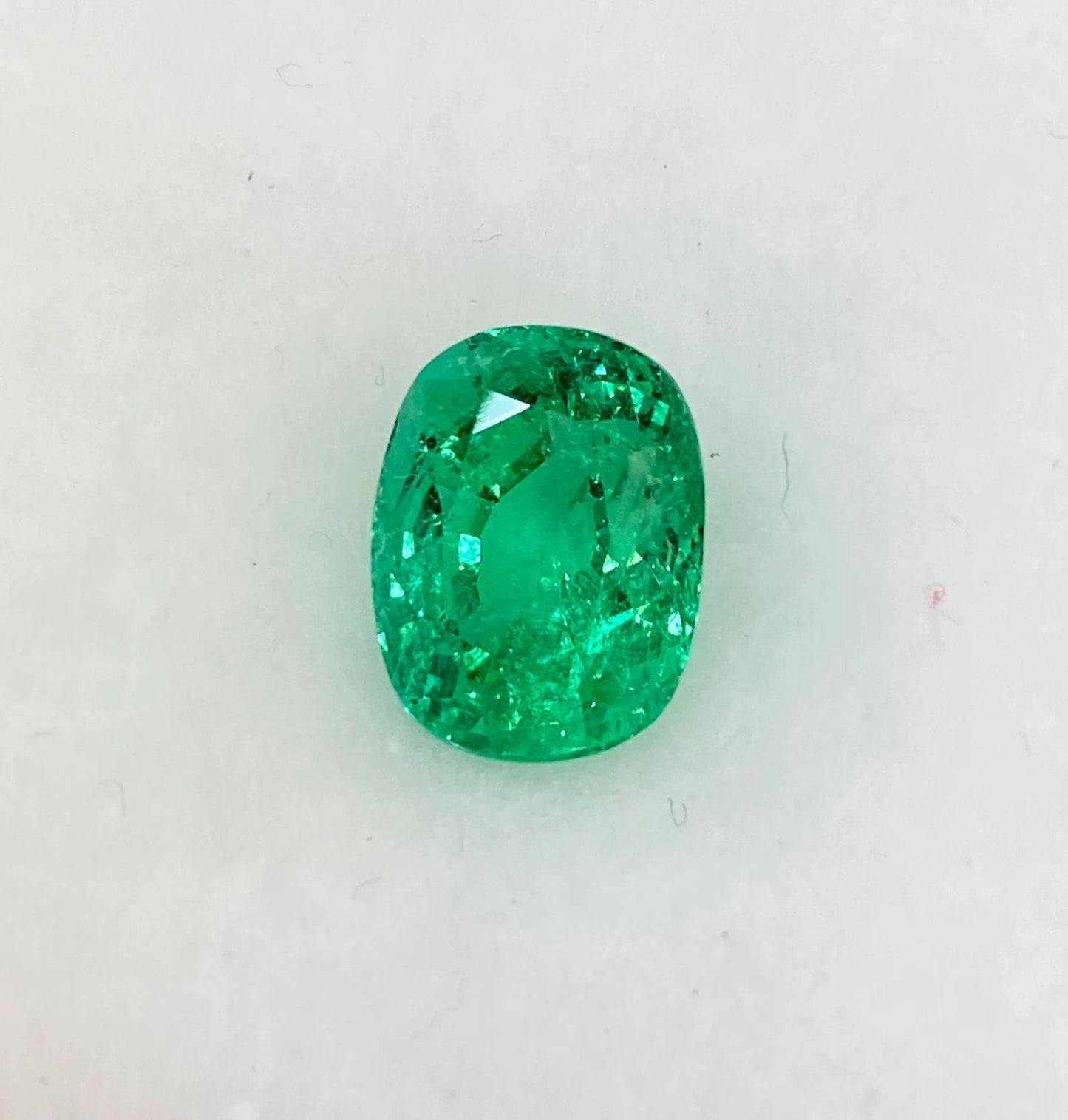 IGI Certified Neon Green 4.8 Ctw Natural Emerald from Afghanistan, Amazing rare bright color, oval shape gemstone, Panjshir Emerald