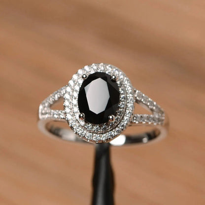 Dhalāl Black Spinel Promise Ring